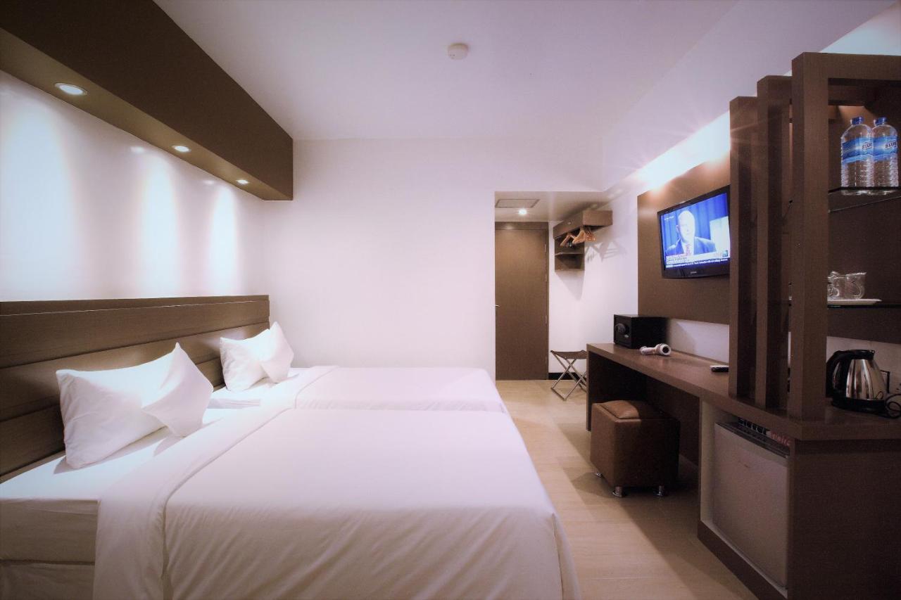 Clover City Center Plus Hotel Янгон Екстер'єр фото