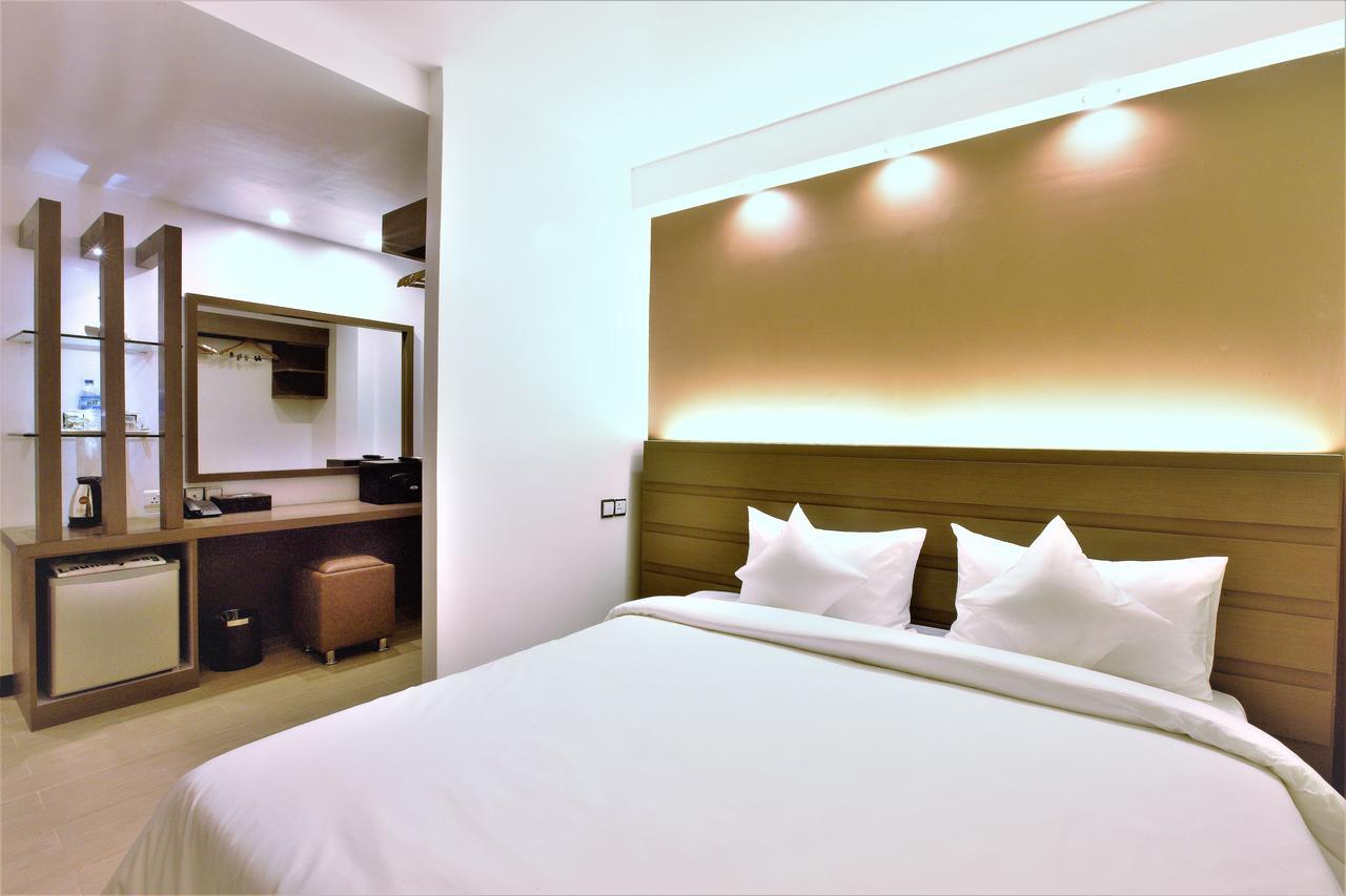 Clover City Center Plus Hotel Янгон Екстер'єр фото