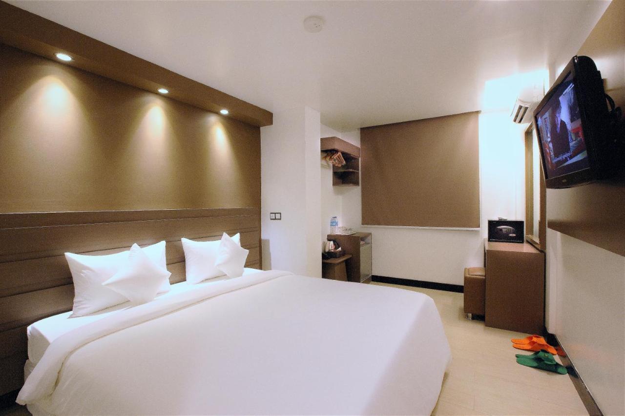 Clover City Center Plus Hotel Янгон Екстер'єр фото