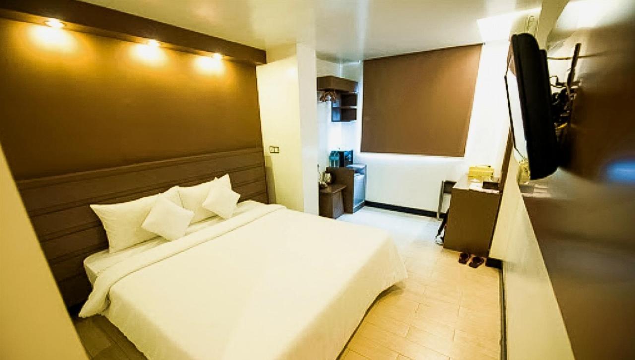Clover City Center Plus Hotel Янгон Екстер'єр фото